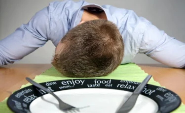 Тянет в сон после обеда: как справиться с дремотой