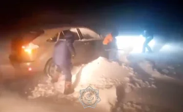 Жетісу облысында қар құрсауында қалған азаматтар құтқарылды