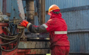 Нефтяников привлекли к ответственности за загрязнение почвы в Мангистау