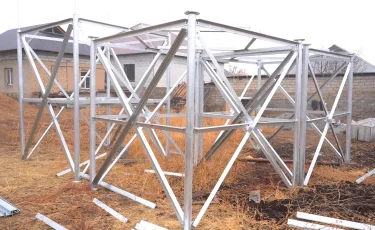 Шымкенттіктер жеке тұрғын үйдің ауласына салынып жатүан ұялы байланыс мұнарасына наразы