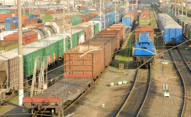 В Казахстане железнодорожные перевозки выросли до 380 млн тонн за 10 месяцев 2025 года