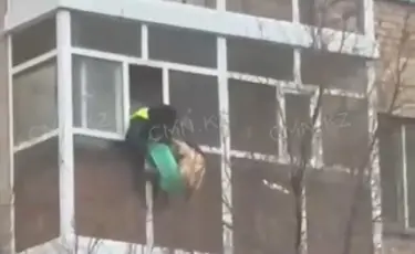 В Астане полицейские спасли девушку от суицида