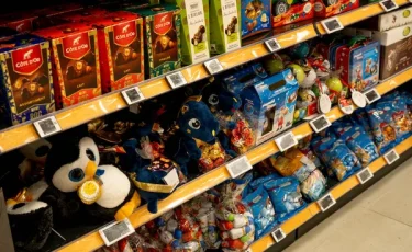 Заранее к празднику: мужчина украл популярные конфеты из магазина