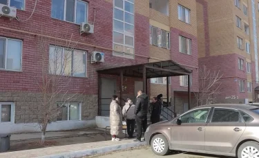 Три недели никто не искал: в атырауской многоэтажке обнаружен труп мужчины