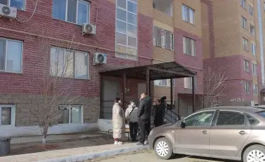 Три недели никто не искал: в атырауской многоэтажке обнаружен труп мужчины