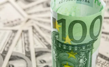 Курс евро и доллара в обменниках Астаны и Алматы 6 декабря 2025