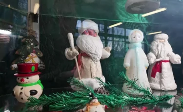 Назад в детство: в Петропавловске открылась выставка новогодних игрушек прошлого века