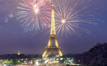 Фейерверки у Эйфелевой башни закончились задержаниями