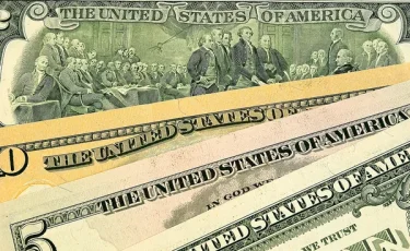 Дал слабину: что происходит с долларом в Казахстане