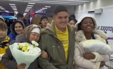 Қырғыз велосаяхатшысы Африкаға  барып, жергілікті қызға үйленді