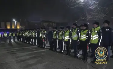 В канун новогодних праздников: в Алматы полицейские усилили патрулирование города