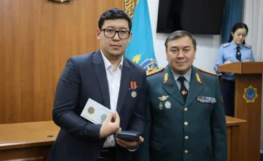 Житель столицы награждён за спасение человека, провалившегося под лёд