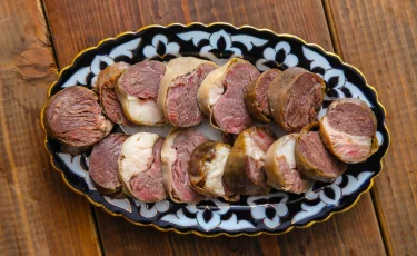 Вкусно и полезно: в школьных столовых появятся блюда из конины