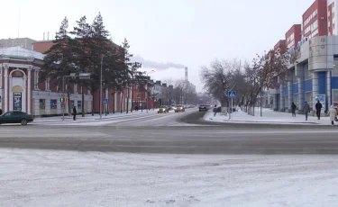 В Костанае из-за обильного снегопада последовала череда аварий