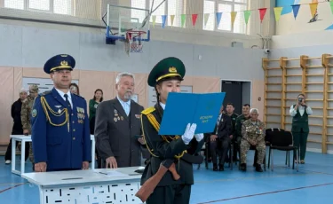 Жас шекарашы: Алматы облысында оқушылар ант қабылдады