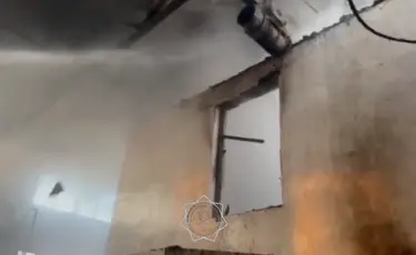 Цех по производству медицинских изделий загорелся в Шымкенте (видео)