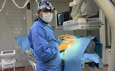 В ЦГКБ Алматы впервые выполнена операция по имплантации кардиовертера-дефибриллятора