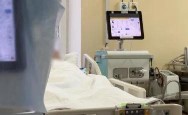 Науқастың жағдайы өте ауыр: Атырау облысында 25 жастағы электрикті тоқ соқты