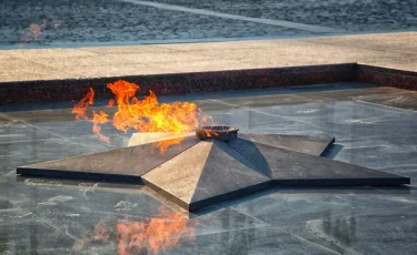 Жарили курицу на Вечном огне: жители шокированы поведением вандалов