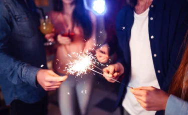 В ожидании праздника: в чем встречать Новый год знакам Зодиака