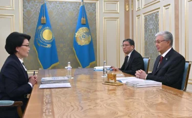 Глава государства встретился с министром труда и социальной защиты населения Светланой Жакуповой