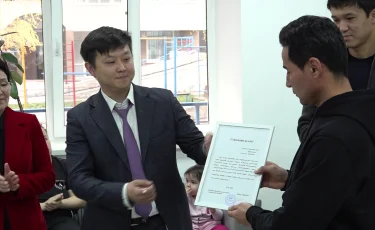 Мүгедектігі бар адамдар күні: Алматыда 35 балаға ақшалай сертификат табысталды