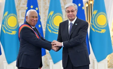 Глава государства наградил Президента Европейского Совета Антониу Кошту орденом «Достық» I степени