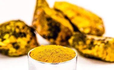 Опасная сделка: в Актобе пытались продать радиоактивный уран