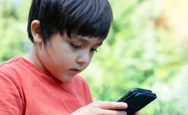 Қысқа видеолардың бала миына кері әсері бар ма