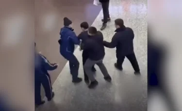 Уклонялся от службы: в Астане призывника забрали в военкомат прямо с работы