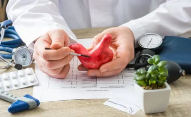 Алматинский онколог рассказал о скрытых симптомах рака желудка