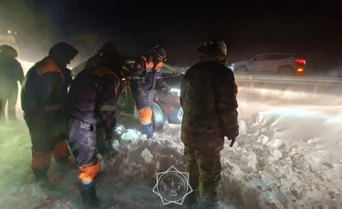 Алматылық құтқарушылар бір түнде 100-ге жуық адамды құтқарды