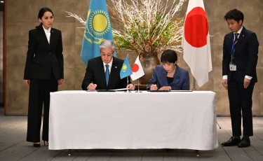 Қазақстан мен Жапония құны 3,7 млрд доллардан асатын алпыс құжатқа қол қойды