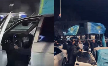 Мерекеде көлігіне ту ілгендерге неге айыппұл салынды