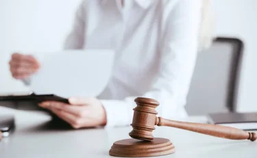 Шымкентте 12 жеке сот орындаушысы лицензиясынан айырылды