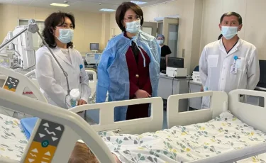 Министр жезқазғандық екі жасар қыздың денсаулығына қатысты жаңа мәлімет айтты