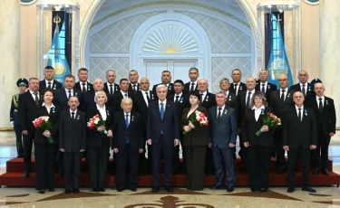 Касым-Жомарт Токаев вручил государственные награды работникам энергетической отрасли