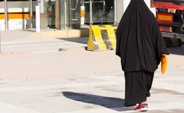 Енді қоғамдық орындарда ниқаб кигендер жауапқа тартылады