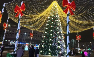 Зажжение гирлянд на елках: алматинцы делятся хорошим настроением