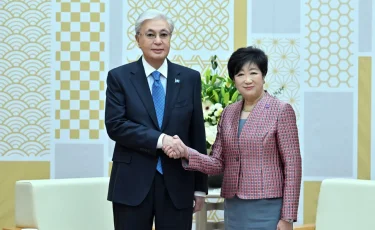 Глава государства провел встречу с губернатором Токио Юрико Коикэ