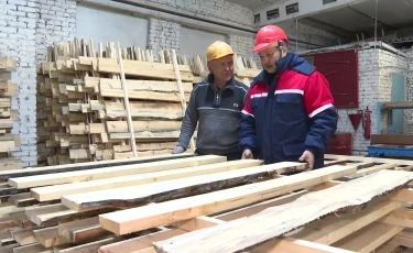 Жамбылдағы химия кәсіпорнында еңбек өтілі 100 жылға жуық отбасы жұмыс істейді