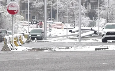 Обильный снегопад: в Астане с утра произошли десятки ДТП