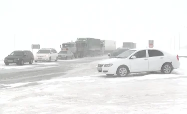 Қолайсыз ауа райы: жолда қалған азаматтар үшін 1681 жылыту пункті дайын