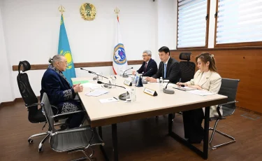 Аким Алматы Дархан Сатыбалды провел прием граждан