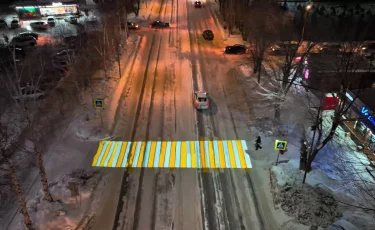 Светящийся переход: умную пешеходную полосу установили в Усть-Каменогорске