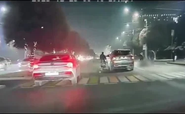 Мегаполисте қыз баланы көлік қағып кетті