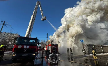 В Астане вспыхнул крупный пожар: на месте работают 100 спасателей