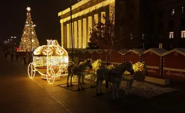 Ертегі әлеміне енгендейміз: Алматы 74 шырша безендірілді