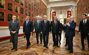 Касым-Жомарт Токаев и руководители стран СНГ посетили Государственный Эрмитаж