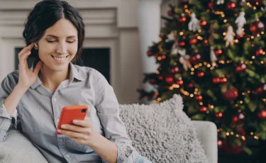 Под видом акций и праздников: в МВД рассказали об опасных «поздравительных» открытках